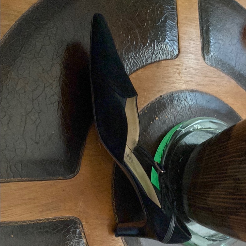 Salvatore Ferragamo Black Heels Timeless Sophistication - Picture 2 of 2